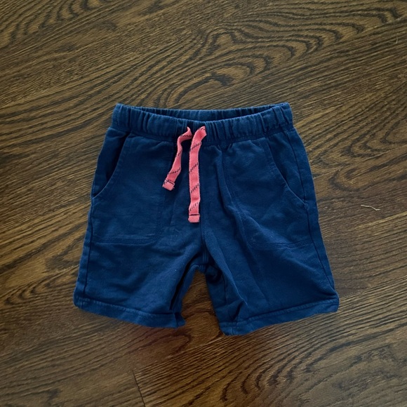 Carters boys blue shorts in size 4T excellent condition - Picture 2 of 2